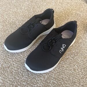 Ryka Renew Athletic Shoes – Black/White – Women’s Size 7 – New